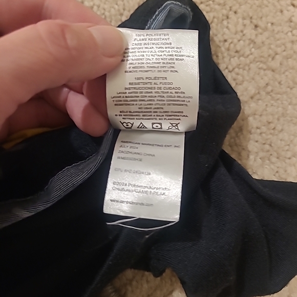 Pokemon Pikachu Boys Black and Yellow Long Sleeve Tee Size 10/12 - Picture 6 of 6